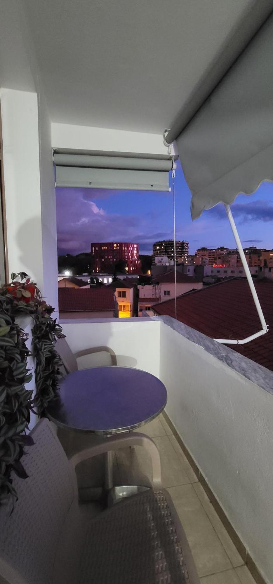 Apartment After U.S. Embassy In 티라나 외부 사진