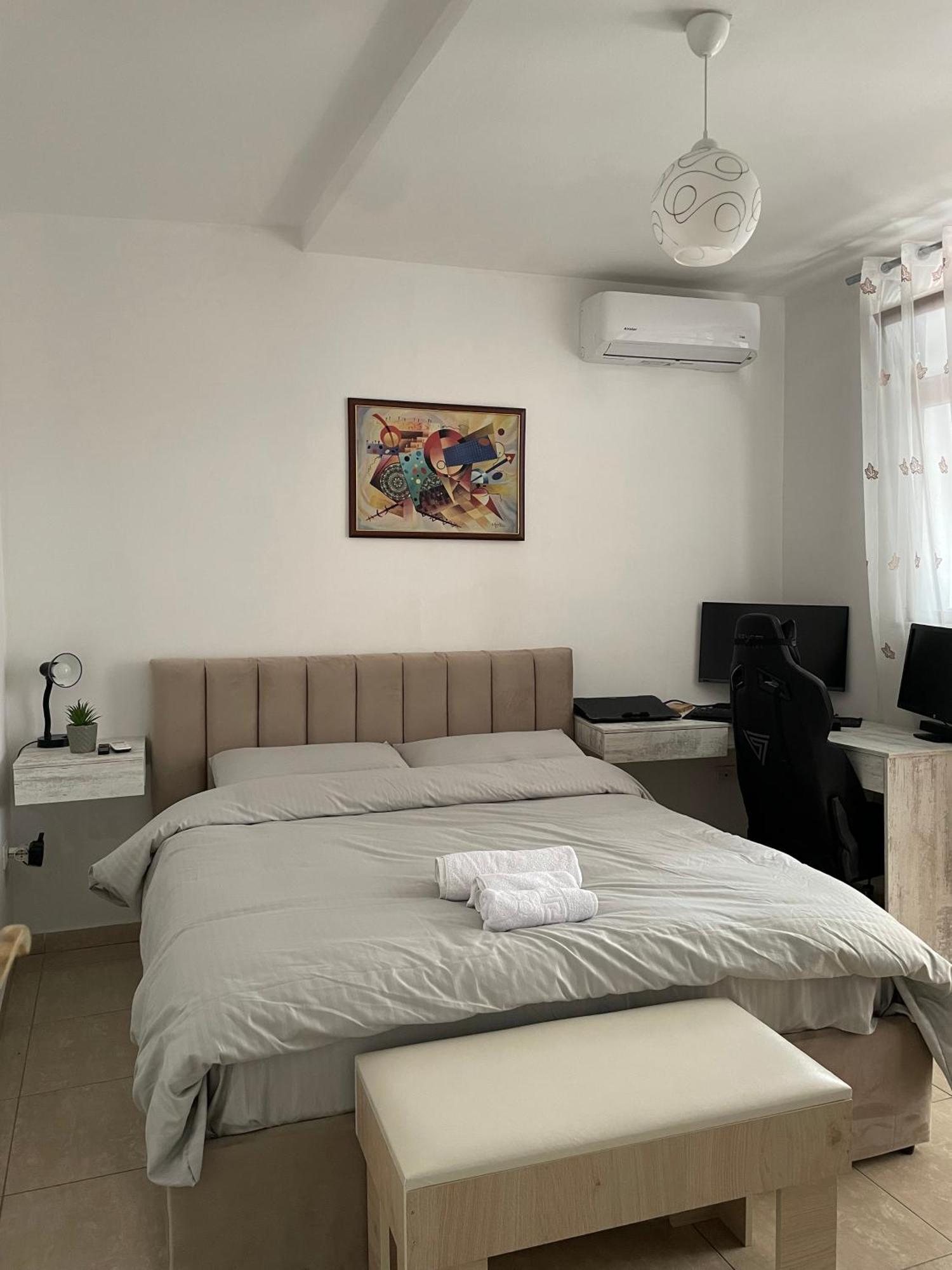 Apartment After U.S. Embassy In 티라나 외부 사진
